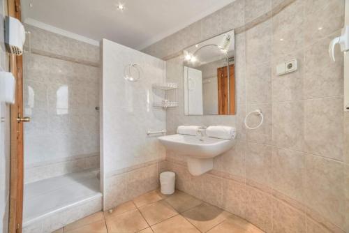 Three-Bedroom Villa image 4