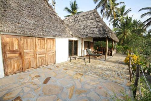 Baobab Beach Villa, Ushongo Beach, Pangani