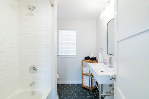House in Mobile Newly Renovated! Quiet & Centrally Located!, Mobile (photo 9)