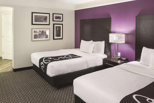 La Quinta Inn & Suites by Wyndham Las Vegas Summerlin Tech image 14