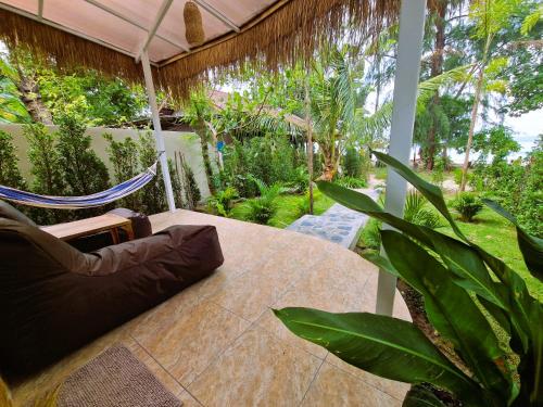 Secret Beach Bungalows 5