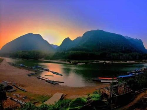 Lattanavongsa guesthouse and Bungalows in Muang Ngoy