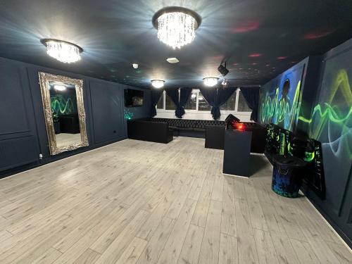 City CTR DJ party apartment - ibiza suite - Liverpool