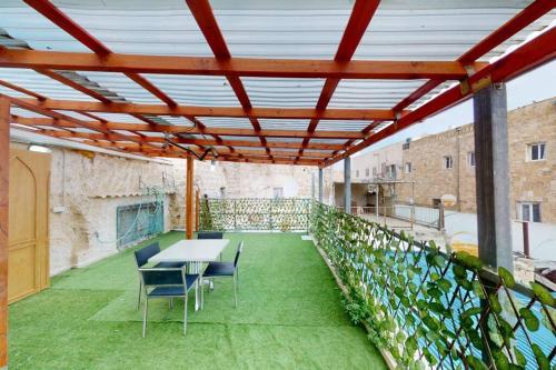 Instalaciones, The house in the Ramchal in Acre