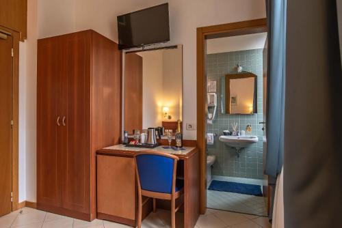 Hotel Bonifacio - image 11