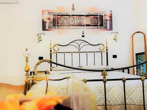 1 queen bed, 1 twin bed