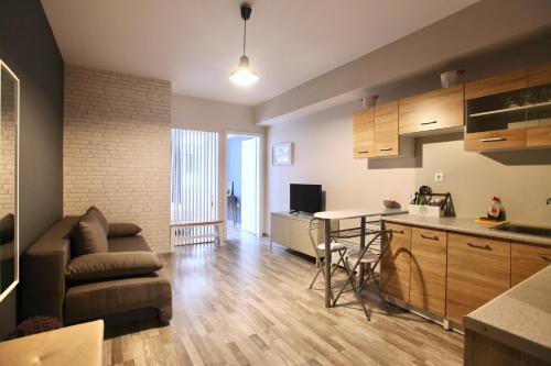 GK Ermou Str - image 4