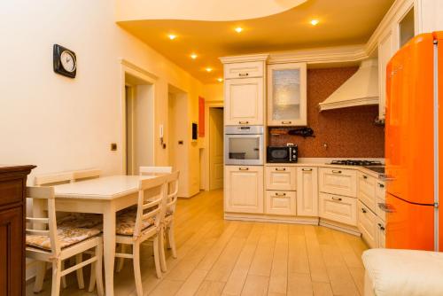  Alessandria Central Apt 10min walk Central Station, Unterkunft in Alessandria