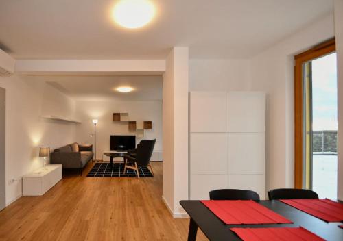 บริการและสิ่งอำนวยความสะดวก, EFI Residence Holzova 28 in ลิเซน