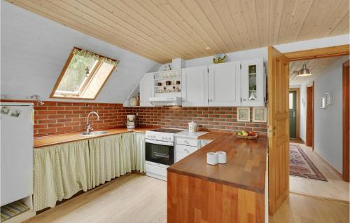 kök, Nice Home In Lkken With 2 Bedrooms And Wifi in Hjörring