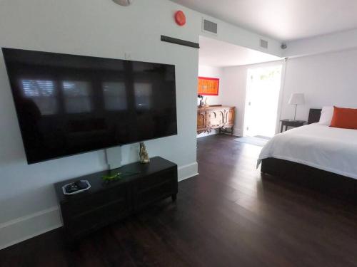 Villa Tranquillity, dog-friendly, free bike Studio in St. Augustine, USA