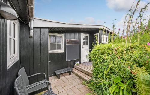 2 Bedroom Cozy Home In Esbjerg V