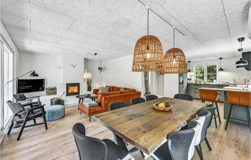  Amazing Home In Blvand With 3 Bedrooms And Wifi in Blåvand