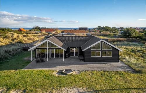 7 Bedroom Nice Home In Hvide Sande