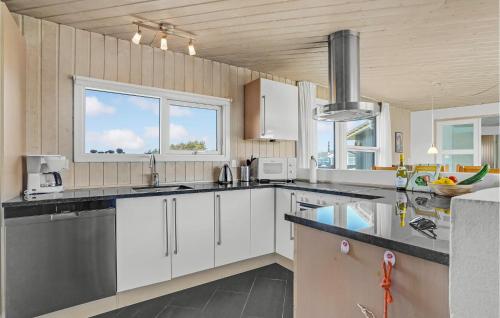 Kitchen, Stunning Home In Thisted With 4 Bedrooms, Sauna And Indoor Swimming Pool in Thisted