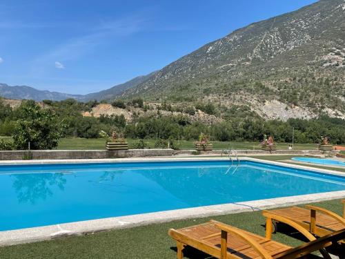 Úszómedence, Apartaments Parapent Fly Escales in Organya