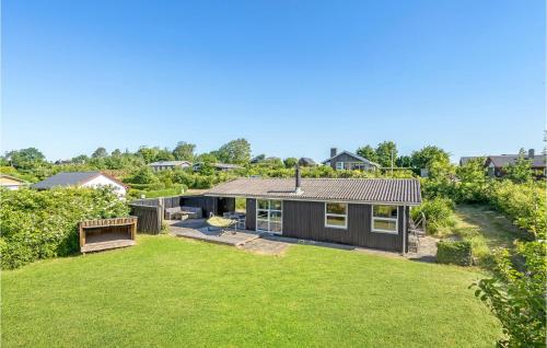  Nice Home In Roslev With Wifi And 3 Bedrooms in Roslev
