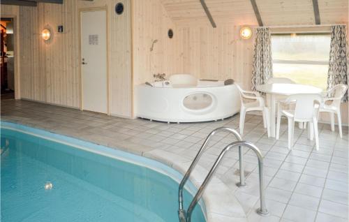  Pet Friendly Home In Ringkøbing With Sauna in Søndervig