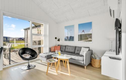  Awesome Home In Ringkøbing With Kitchen in Søndervig