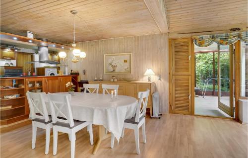 Stunning Home In Herning With Wifi