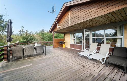 Nice Home In Roslev With 2 Bedrooms in Flovtrup