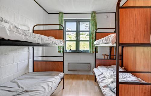 2 Bedroom Beautiful Home In Roslev