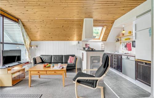  Beautiful Home In Herning With Kitchen in Kølkær