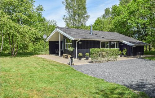  Nice Home In Give With 3 Bedrooms, Sauna And Wifi, Pension in Lindet bei Risby