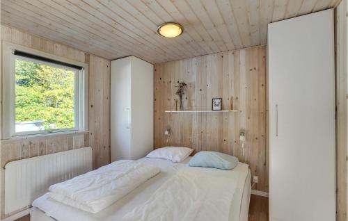 3 Bedroom Cozy Home In Hjslev