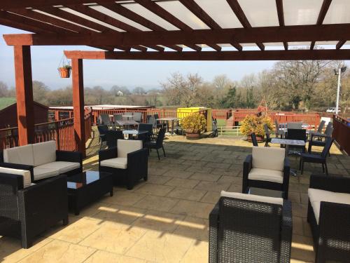 Hunters Lodge Inn - image 11