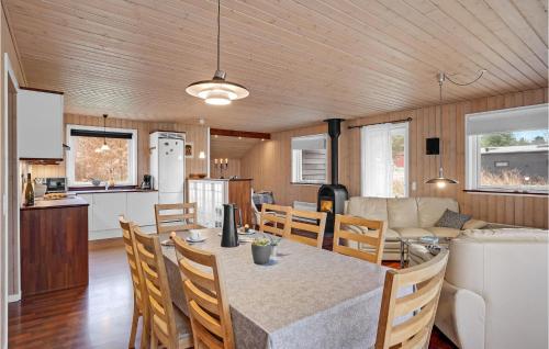 Nice Home In Ebeltoft With Kitchen