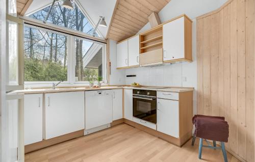 cuina, Amazing Home In Mårslet With Wifi (Amazing Home In Marslet With Wifi) in Hasselager