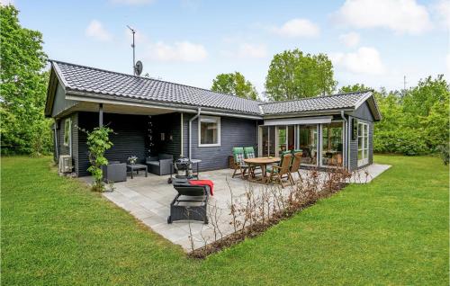 Exterior view, Stunning Home In Glesborg With 3 Bedrooms And Wifi in Glesborg