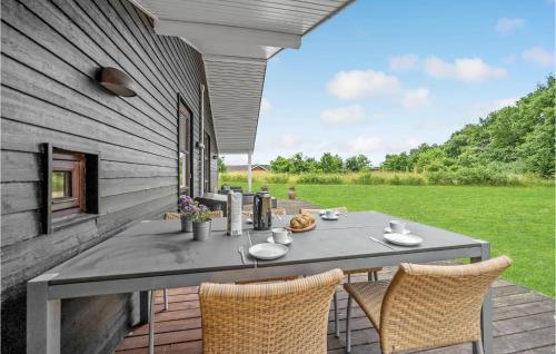Bany calent, Stunning Home In Ejstrupholm With Wifi in Ejstrup