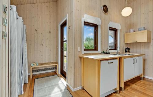 Cuina, Stunning Home In Ejstrupholm With Wifi in Ejstrup