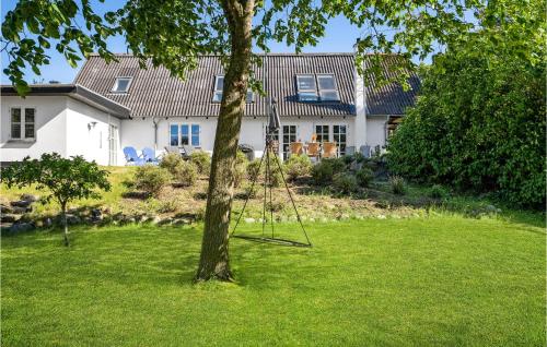 Jardí, 4 Bedroom Awesome Home In Glesborg in Bonnerup