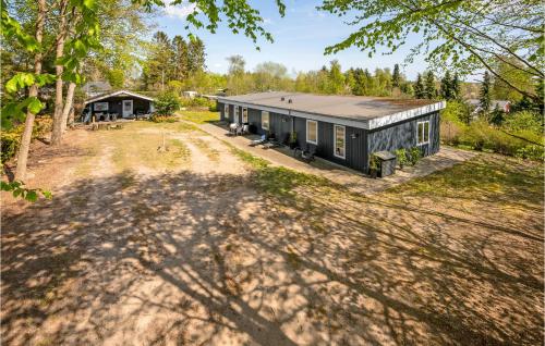  Three-Bedroom Holiday Home In Ronde in Rønde