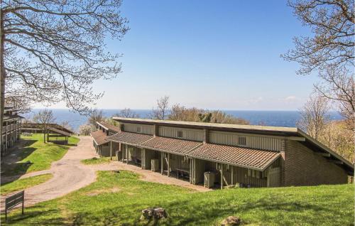 Exterior view, Cozy Apartment In Allinge With Kitchen in Slotslyngvej