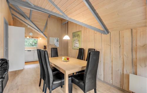  Beautiful Home In Oksbl With 3 Bedrooms And Sauna in Oksbøl