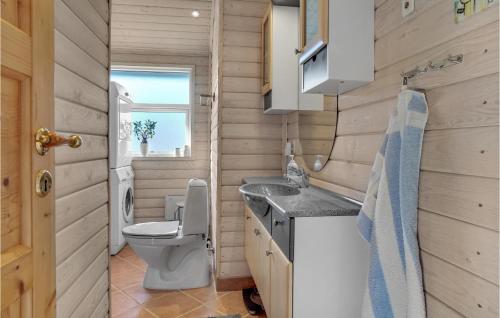 Bany, Lovely Home In Hals With Kitchen in Hals