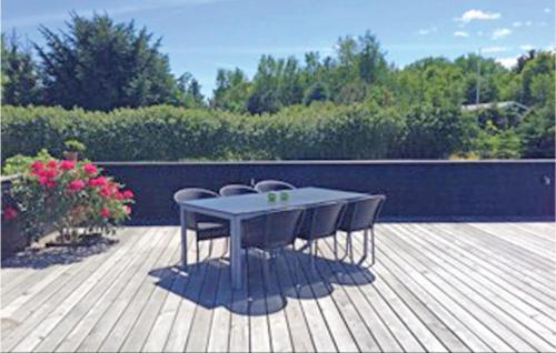 Swimming pool, Pet Friendly Home In Hals With Sauna in Hals