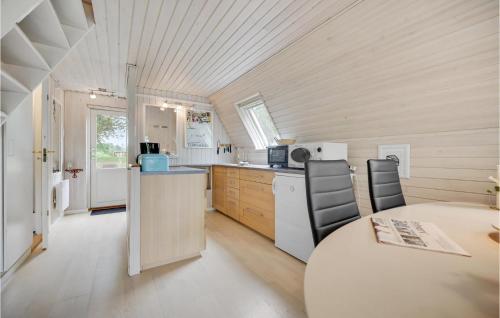 廚房, Holiday Home Pukkelvej Ebeltoft V in 埃貝爾托夫特縣