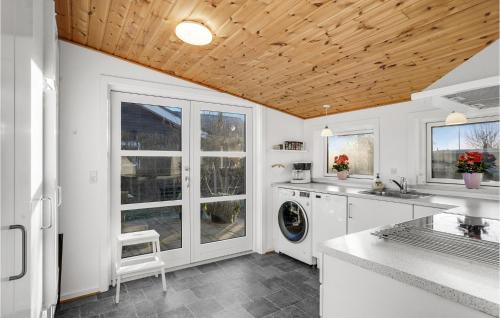 Gorgeous Home In Hadsund With Kitchen