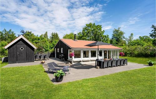 Cozy Home In Hadsund With Kitchen