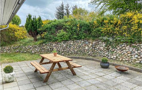 Lovely Home In Struer With Kitchen