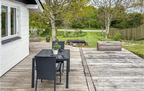 Lovely Home In Struer With Kitchen