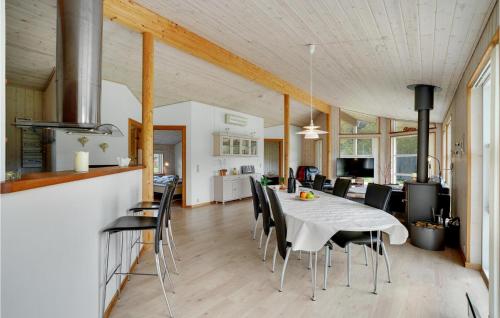 Beautiful Home In Hadsund With 4 Bedrooms And Wifi in Hadsund