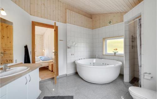 Bathroom, Lovely Home In Hadsund With Wifi in Hadsund
