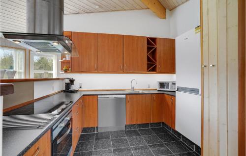 Kitchen, Lovely Home In Hadsund With Wifi in Hadsund