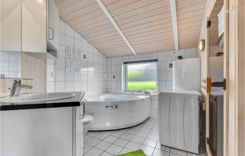 Bathroom, Holiday Home Bellevue Sydals Xi in Mommark